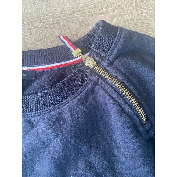 Women’s Tommy Hilfiger Blue Pullover Sweatshirt Zippered Shoulder M - Picture 4 of 6